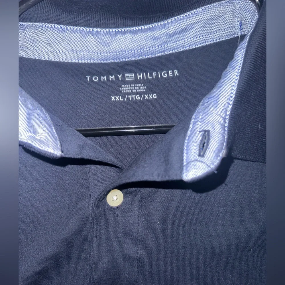Tommy Hilfiger Men's Dark Polo Shirt - Picture 3 of 4